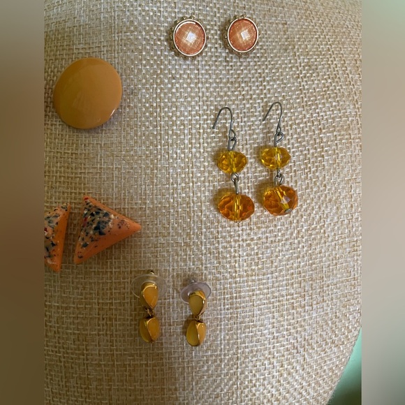 Stylish 5 Piece Orange and Gold Earring Lot - Picture 6 of 7